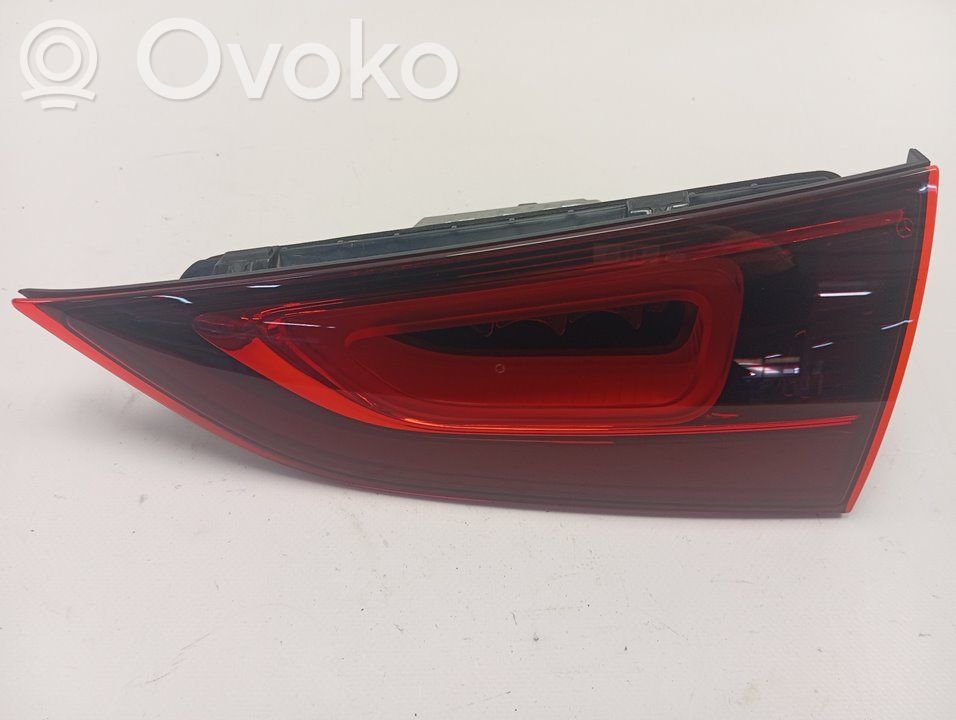 Mercedes-Benz GLA H247 Lampy tylnej klapy bagażnika 