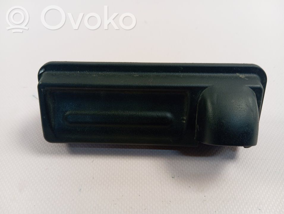 KIA Stonic Takaoven ulkokahva 