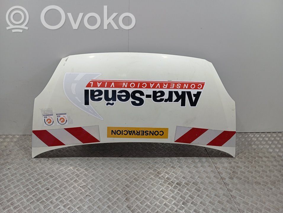 Dzinēja pārsegs (vāks)