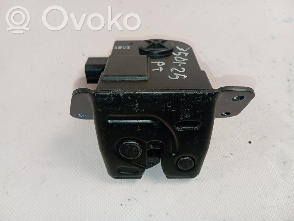 Tailgate lock latch