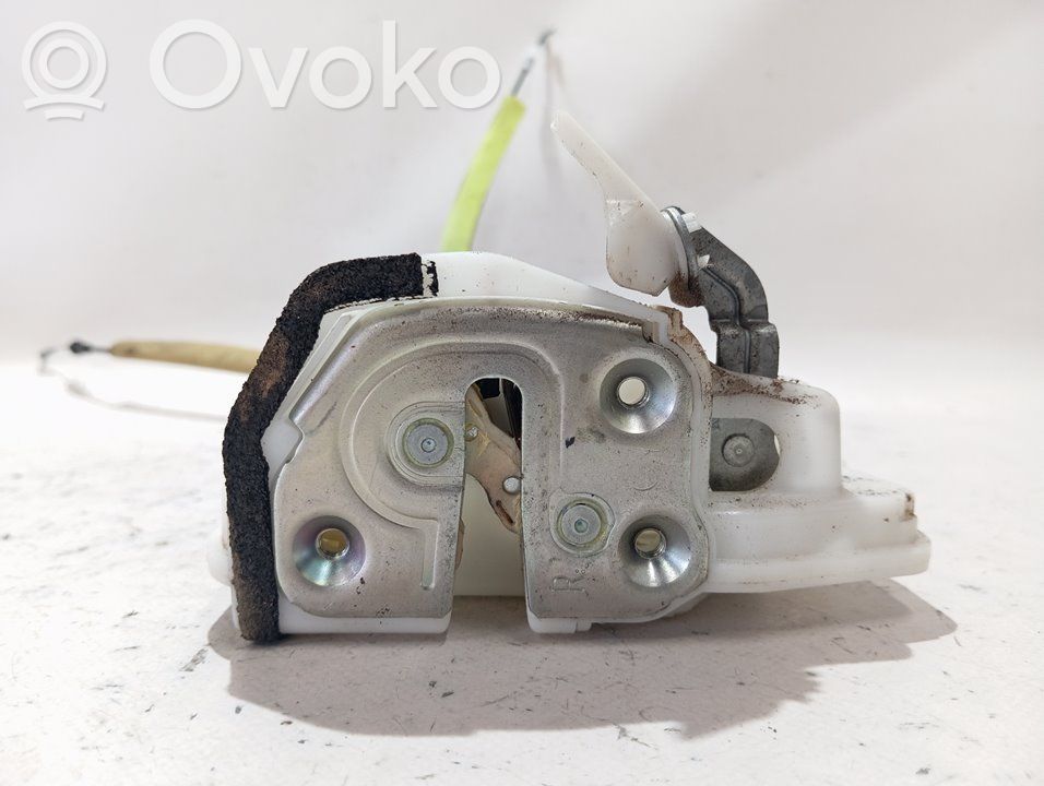 Mazda 3 III Front door lock 