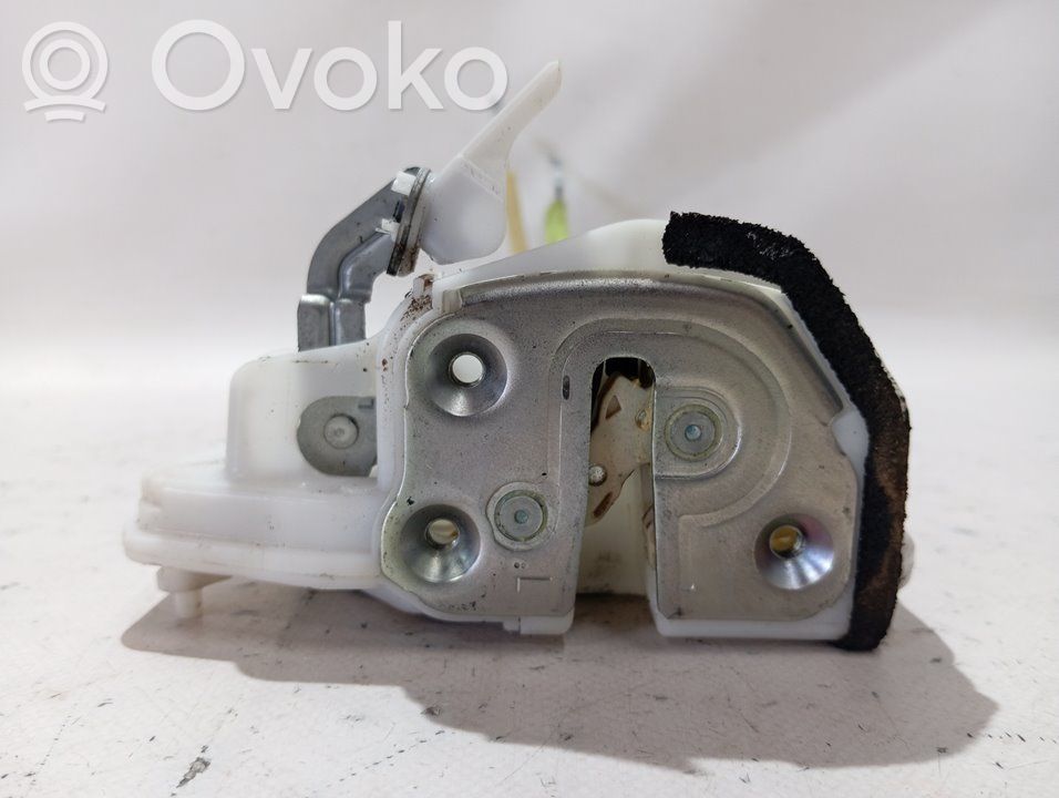Mazda 3 III Takaoven lukko 