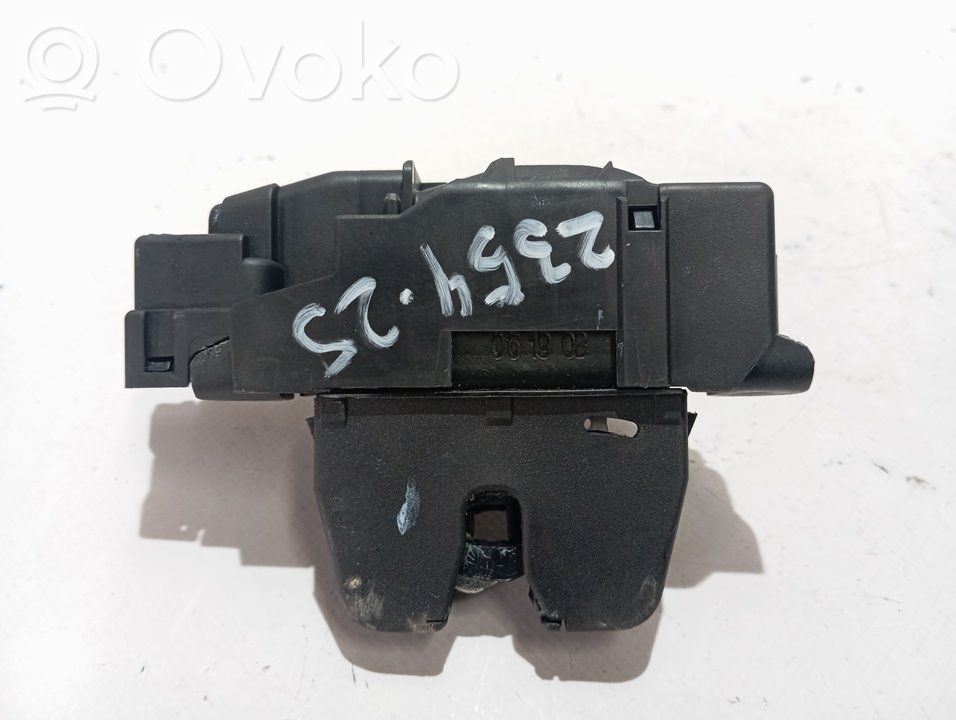 Tailgate lock latch   9816195380