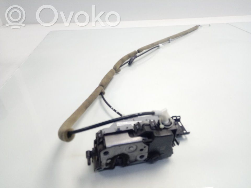 Loading door lock   9137N6