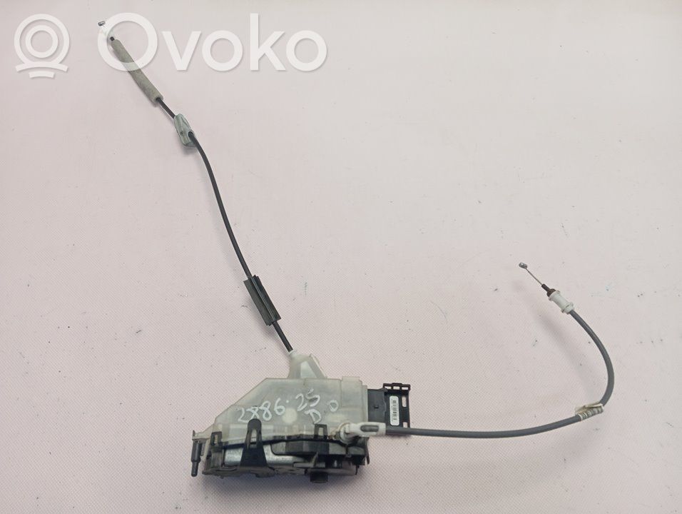 Opel Vivaro Priekšpusē slēdzene 
