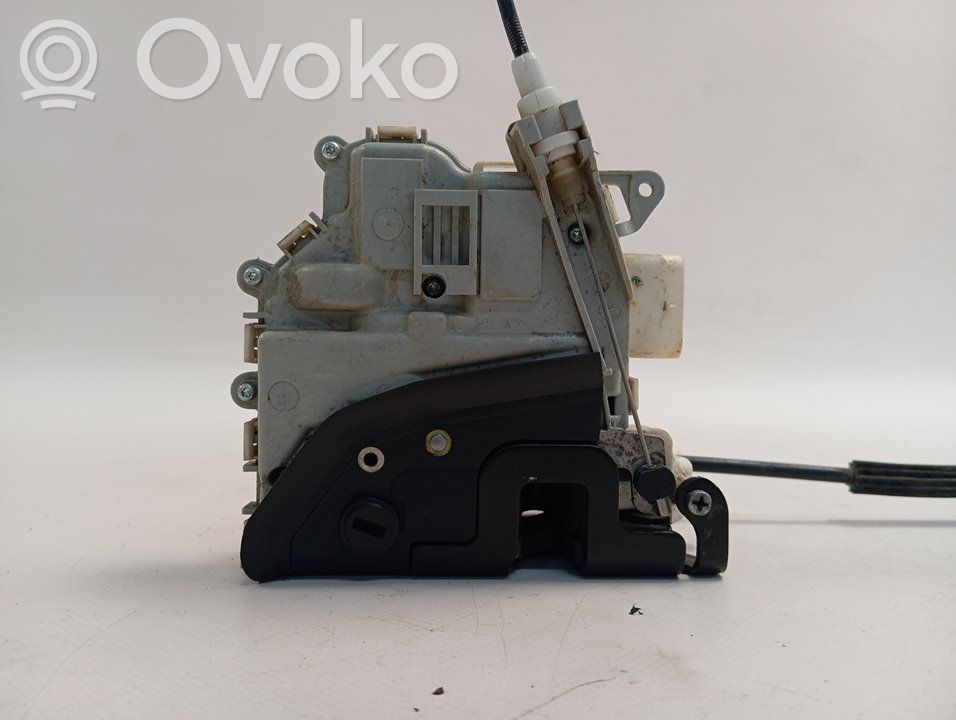 Cerradura de puerta trasera   8K0839015C