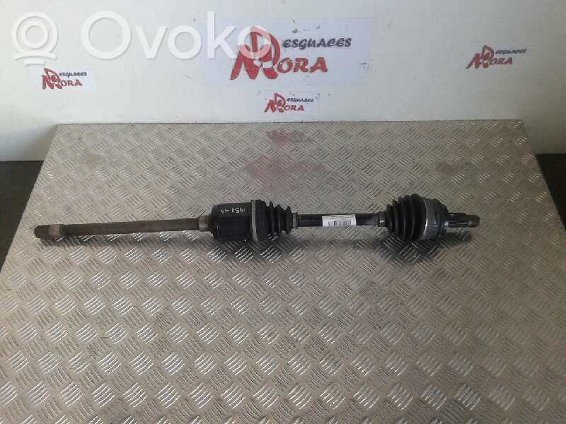 Etuvetoakseli   7524046