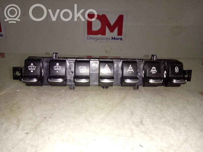 Peugeot 3008 I Botón interruptor de luz de peligro 