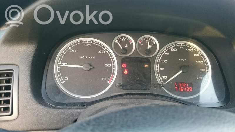 Peugeot 307 Speedometer (instrument cluster) 