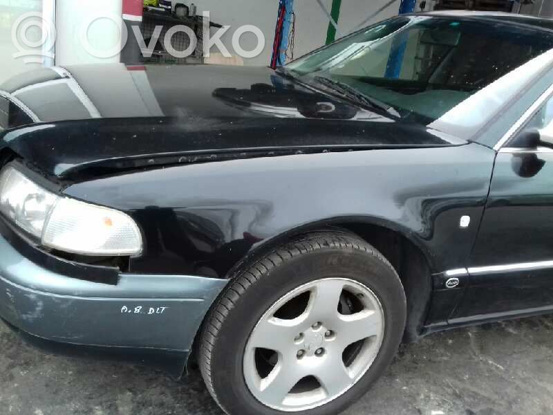 Audi A8 S8 D2 4D Sparnas 