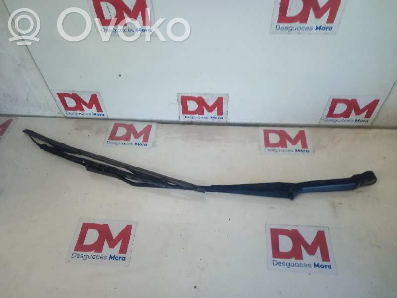 Volkswagen Polo III 6N 6N2 6NF Front wiper blade arm 
