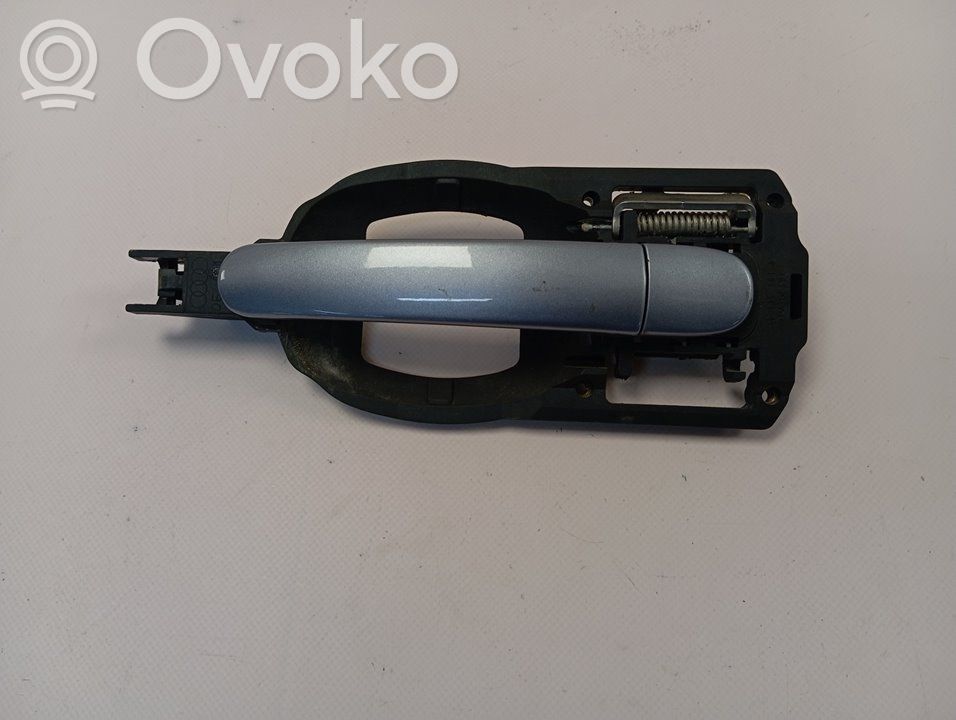 Manecilla externa puerta delantera   8Z0837885B