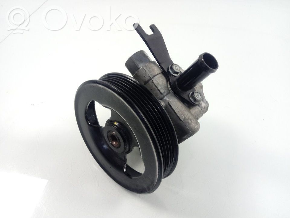 Ohjaustehostimen pumppu   0K55232600D