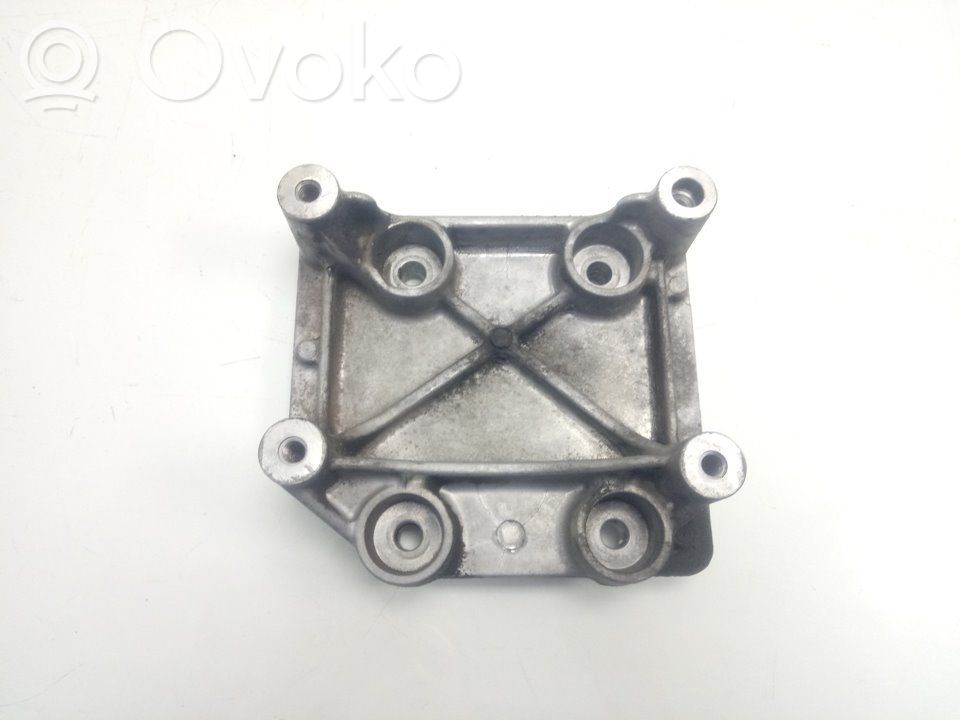 Citroen C2 Engine mount bracket 