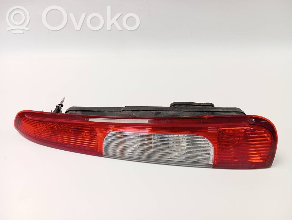Ford Focus Luz trasera/de freno 