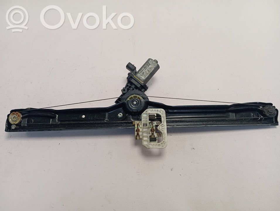 Iveco Daily 45 - 49.10 Macara geam față manuală 