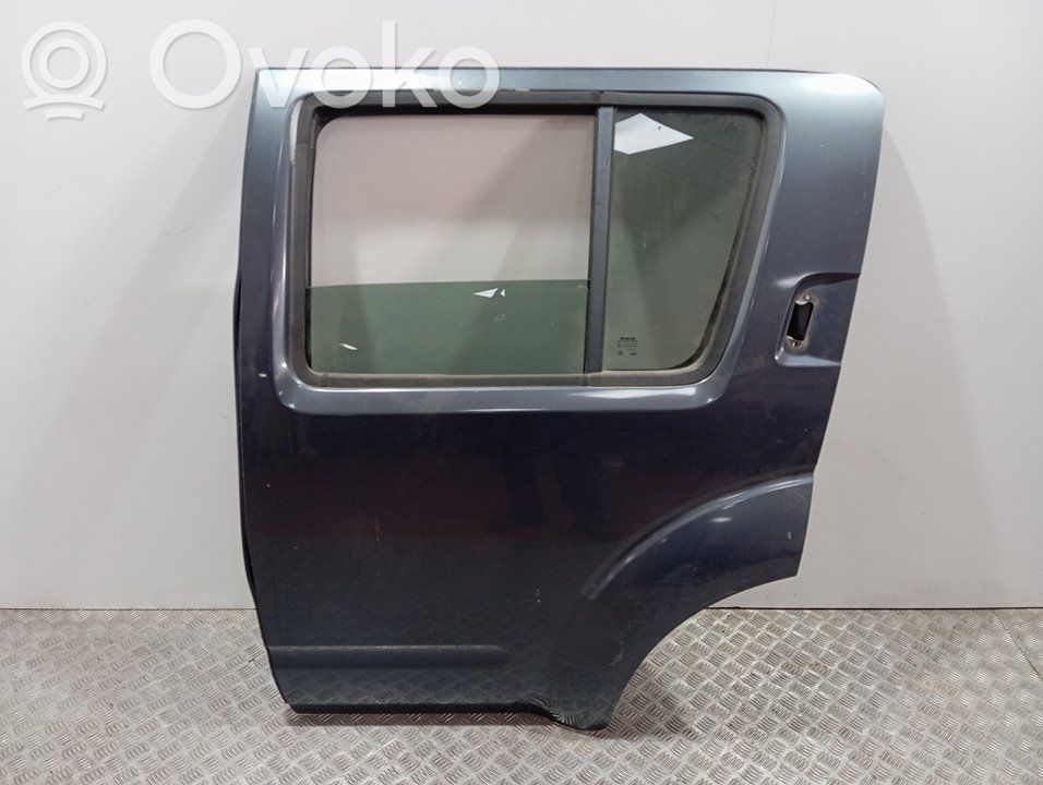 Drzwi tylne   82101EB330,82153EB330