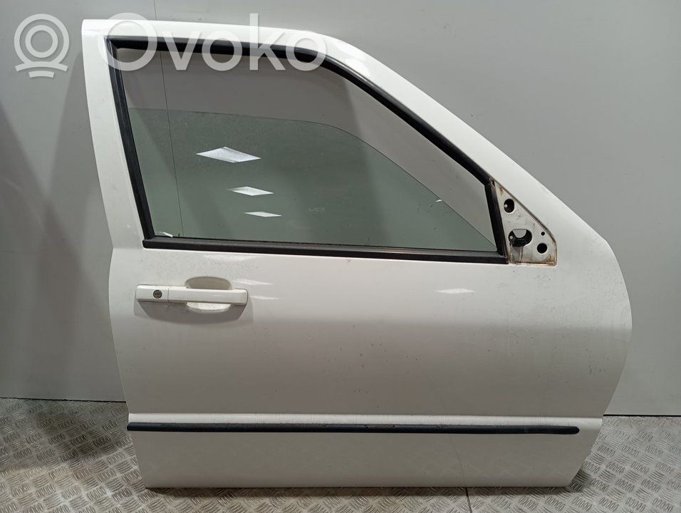 Puerta delantera   1L0831052C