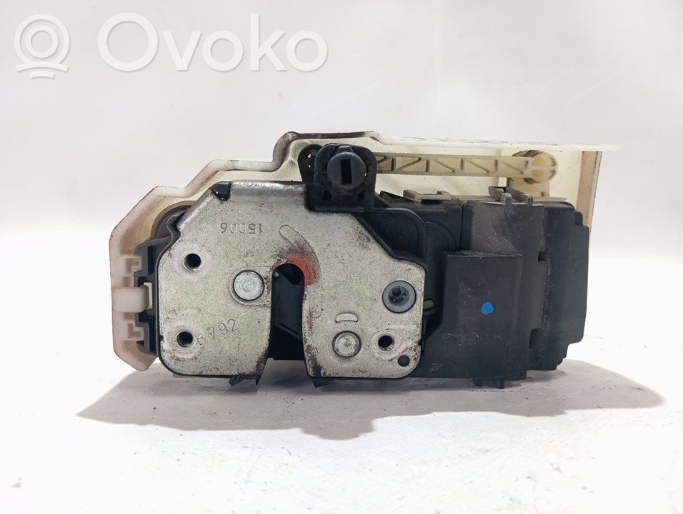 Etuoven lukko   51772304