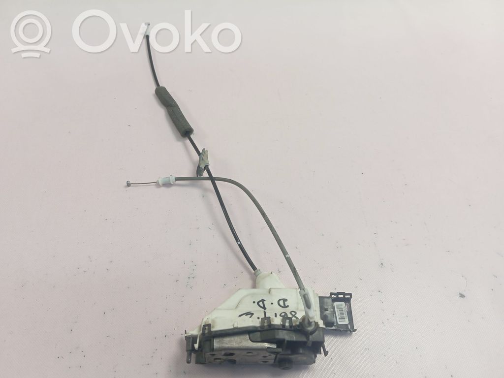 Citroen C-Elysée Priekšpusē slēdzene 