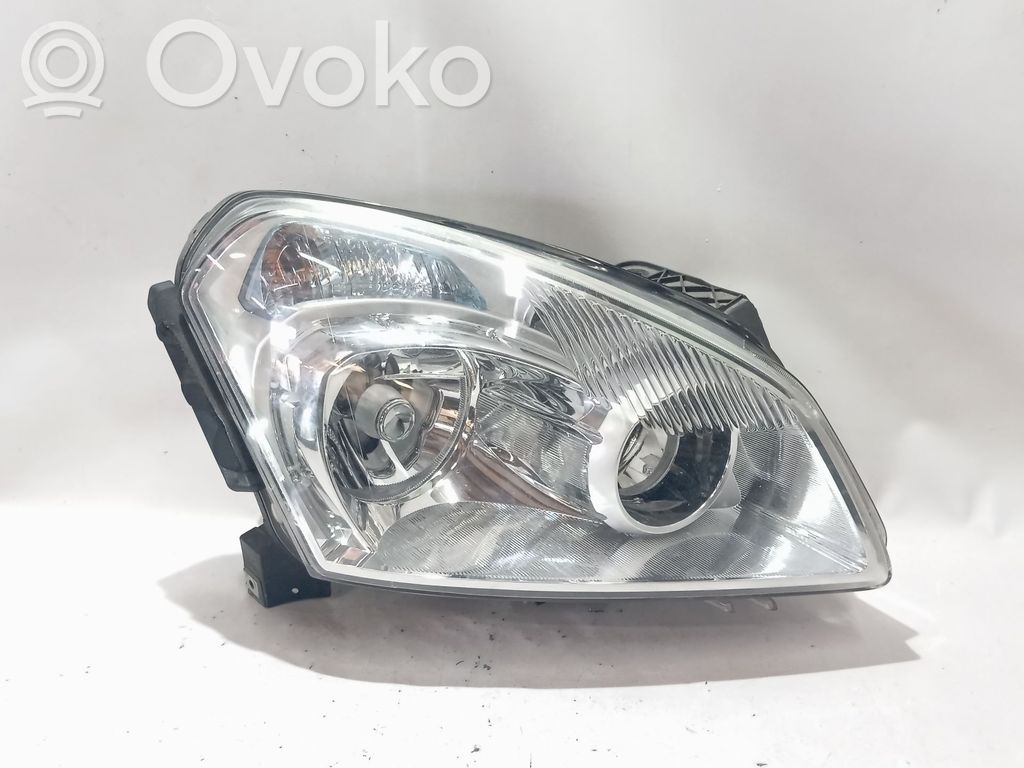 Nissan Qashqai+2 Lampa przednia 