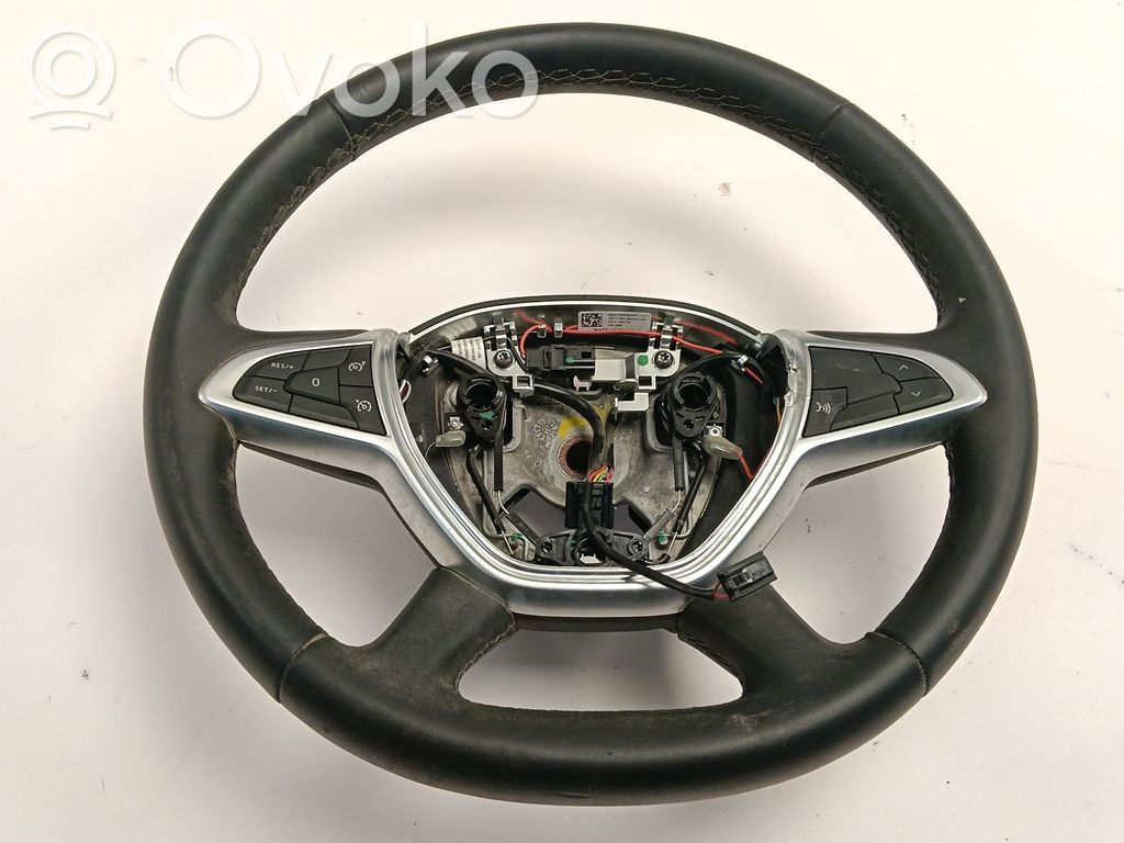 Dacia Duster II Steering wheel 