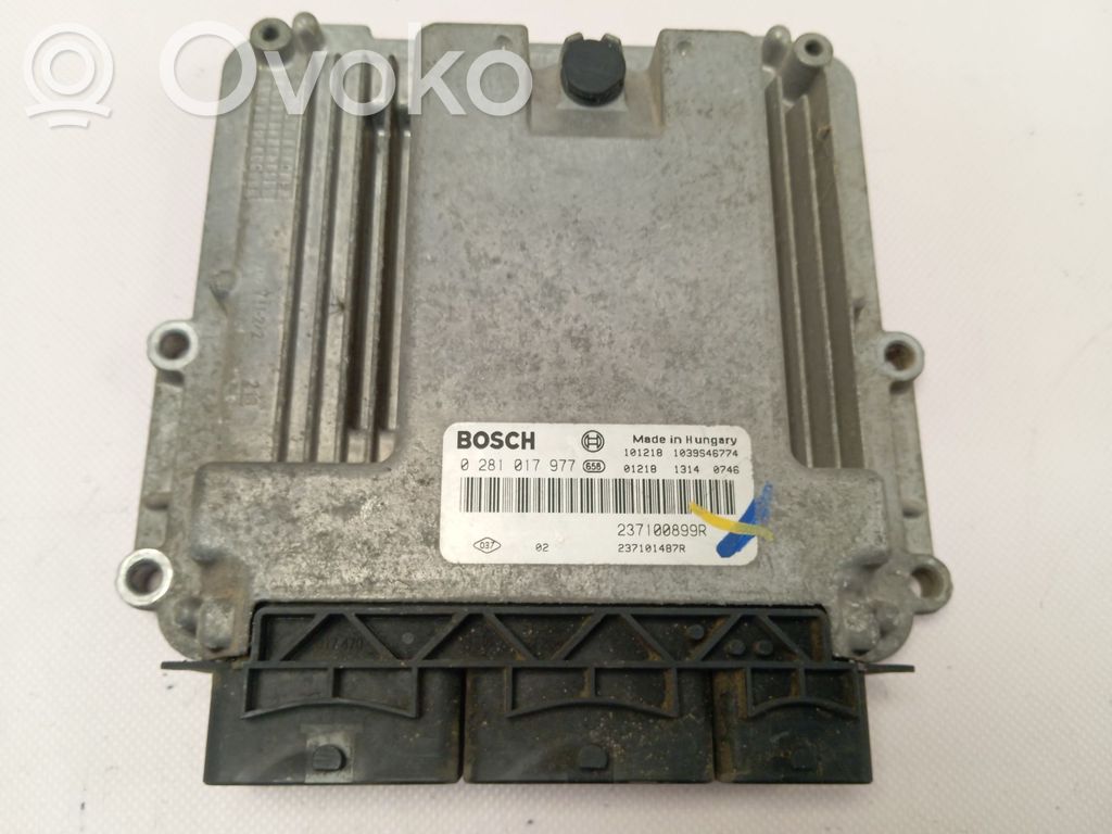 Unidad de control/módulo del motor   237100899R,0281017977