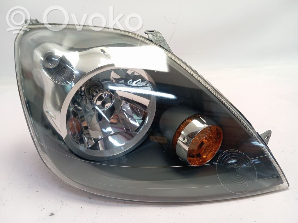 Ford Fiesta Phare frontale 
