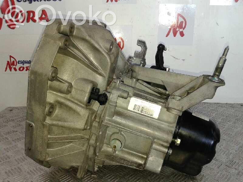 Nissan Juke I F15 Cutie viteze manuală cu 5 trepte 