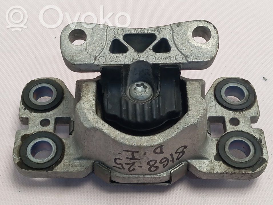 Engine mount bracket   EJ327M121AD