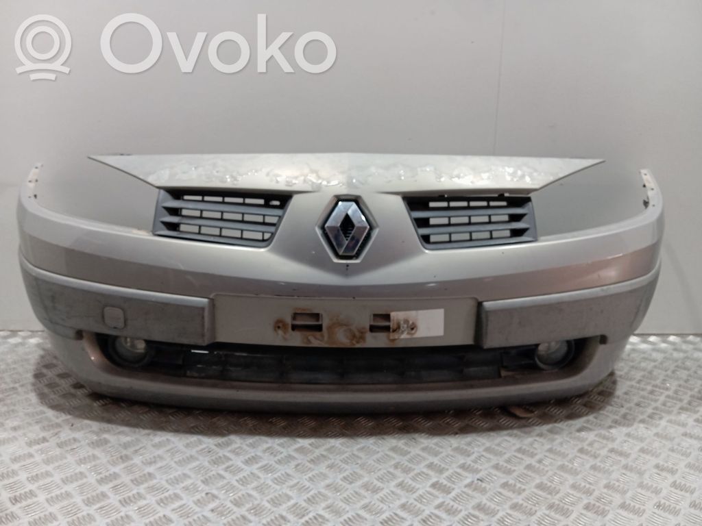 Renault Megane II Parachoques delantero 