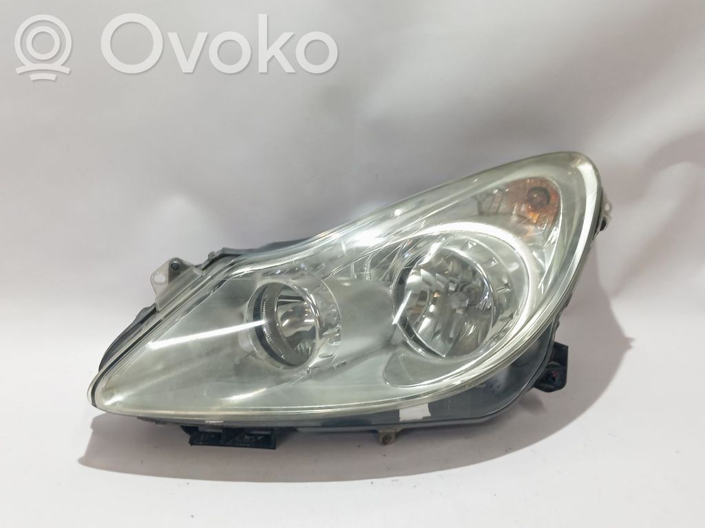 Opel Corsa D Priekinis žibintas 