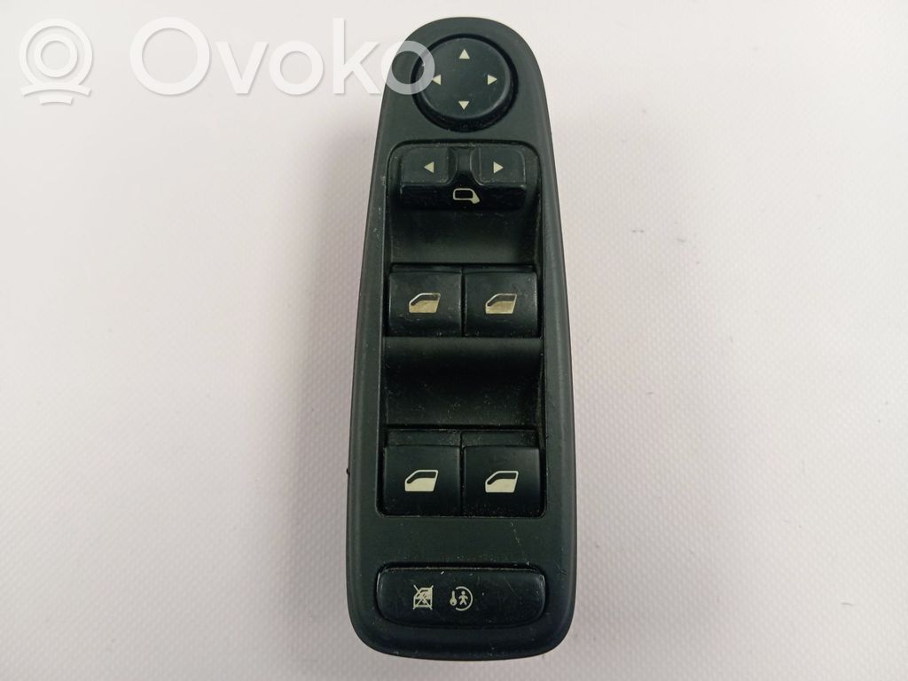 Electric window control switch   6554YC,96639382ZD
