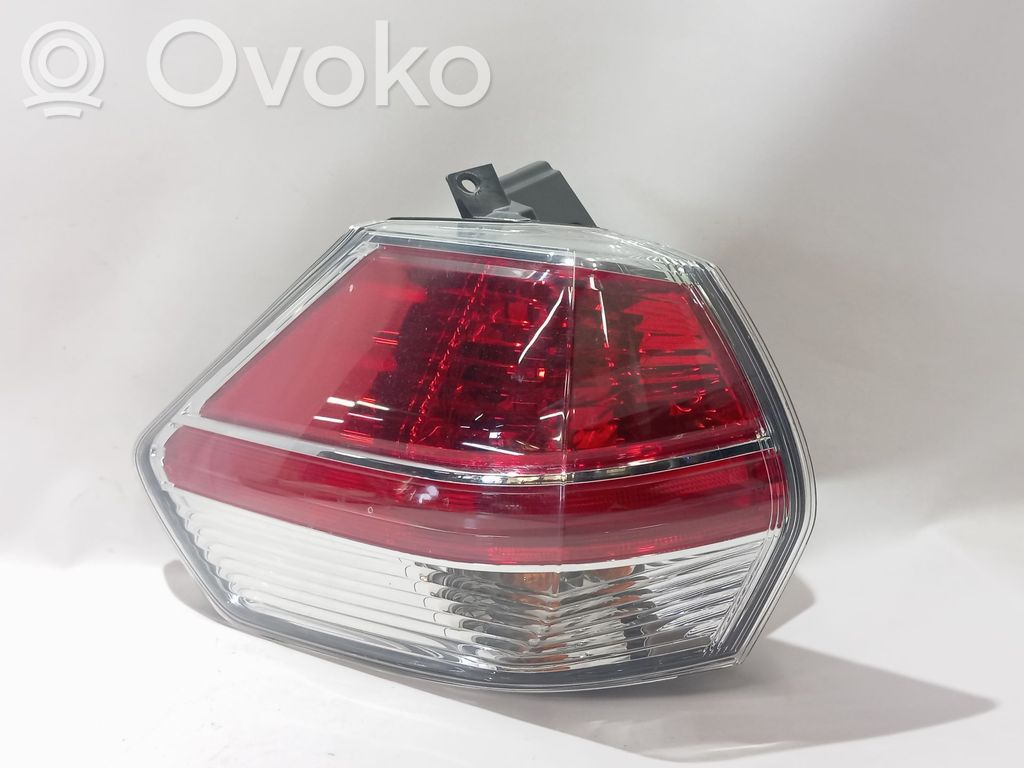 Nissan X-Trail T32 Lampa tylna 