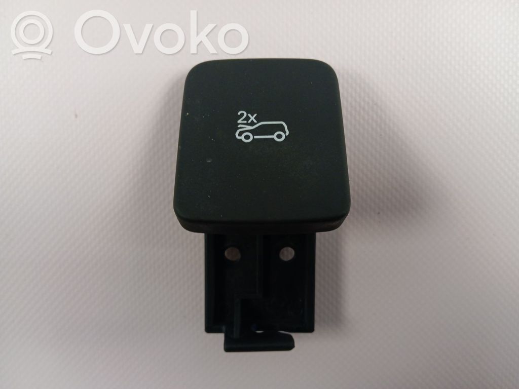 Tie down hook / loop   10736445PHD
