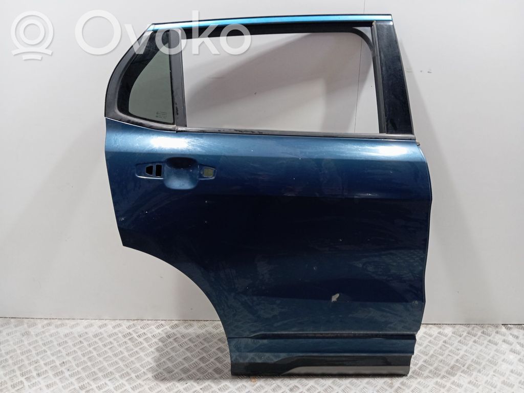Lynk & co 01 Galinės durys 