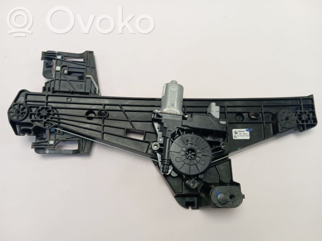 Peugeot 2008 II Alzacristalli della portiera posteriore con motorino 