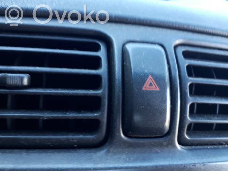 Hätävilkkujen kytkin