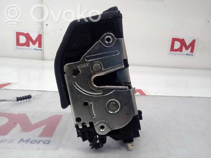BMW 2 F46 Serratura portiera posteriore 