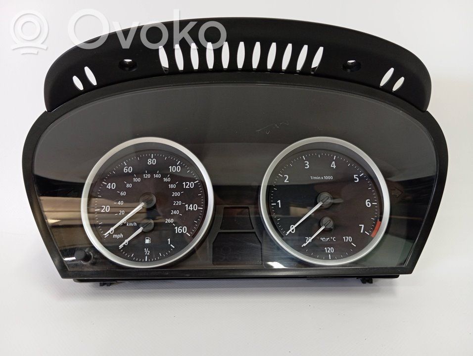 Geschwindigkeitsmesser Cockpit   62116958611