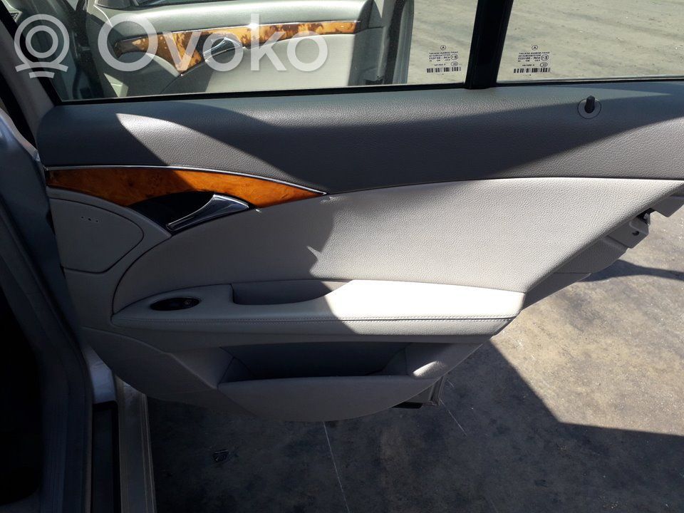 Mercedes-Benz E AMG W210 Takaoven verhoilu 