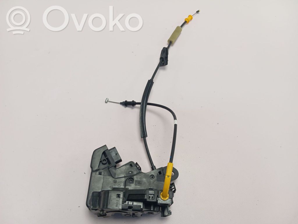 Citroen C4 III e-C4 Takaoven lukko 