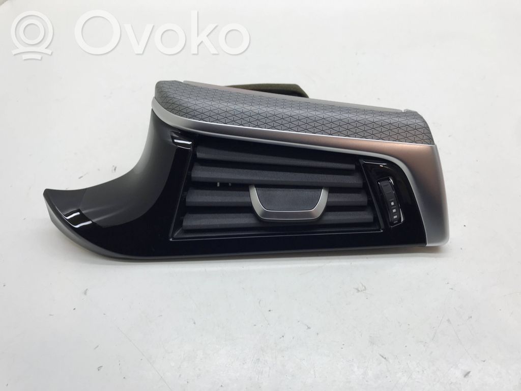 BMW 5 G30 G31 G38 Boczna kratka nawiewu deski rozdzielczej 