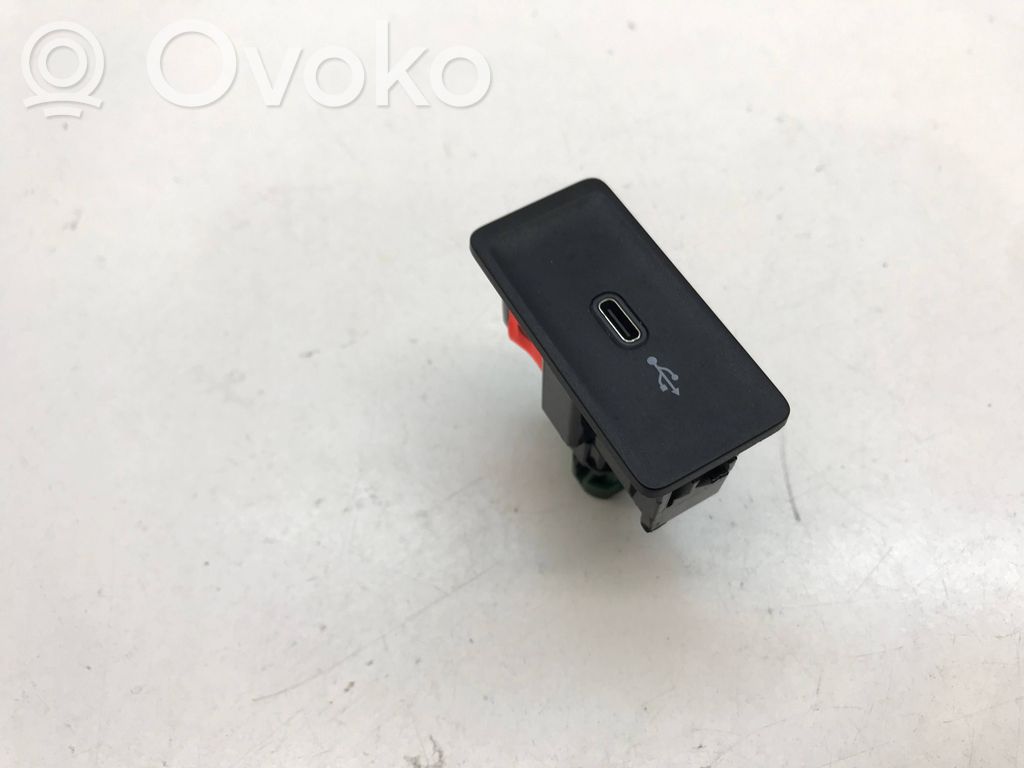 Volkswagen Touareg III USB savienotājs 