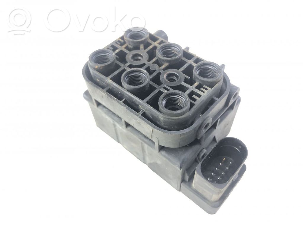 Jeep Grand Cherokee Rozdzielacz / Blok zaworowy zawieszenia pneumatycznego osi tylnej 