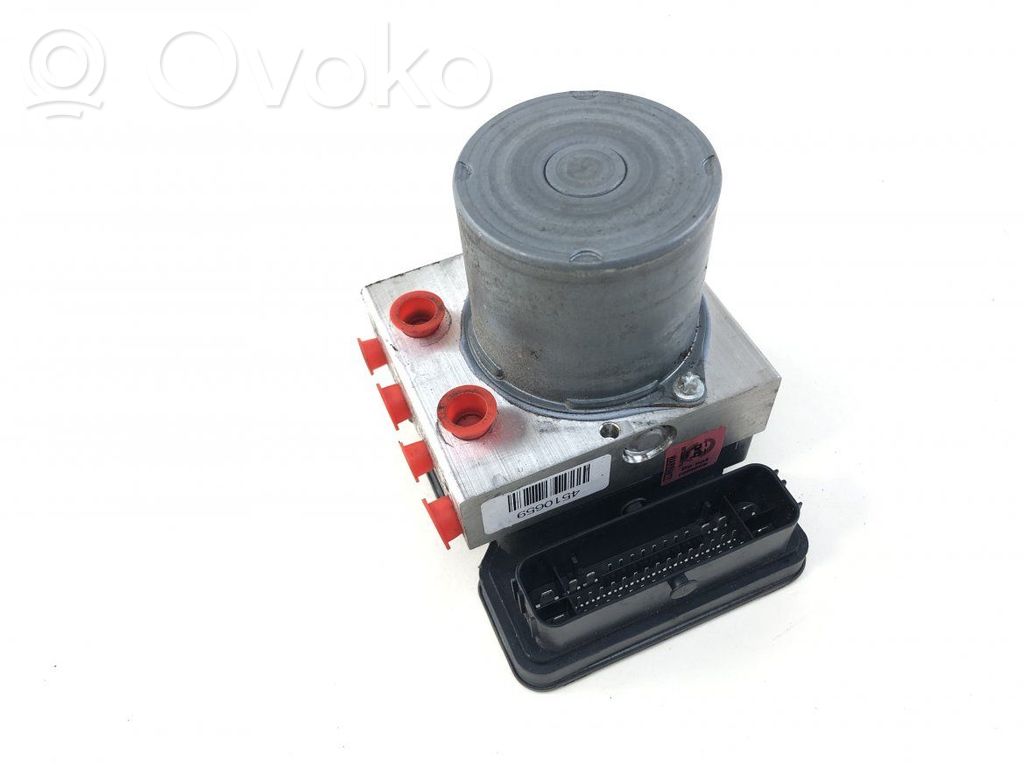 Volvo XC40 ABS bloks 