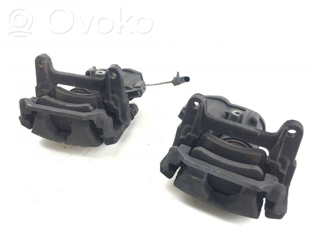 Bremsscheiben und Bremssättel eingestellt   8W0615403K,8W0615403K,8W0615404K,4N0615403E,4N0615404E,80A615403A,80A615403D,80A615403DSL7,8W0615403A,8W0615403KSL7,8W0615404A,SL7