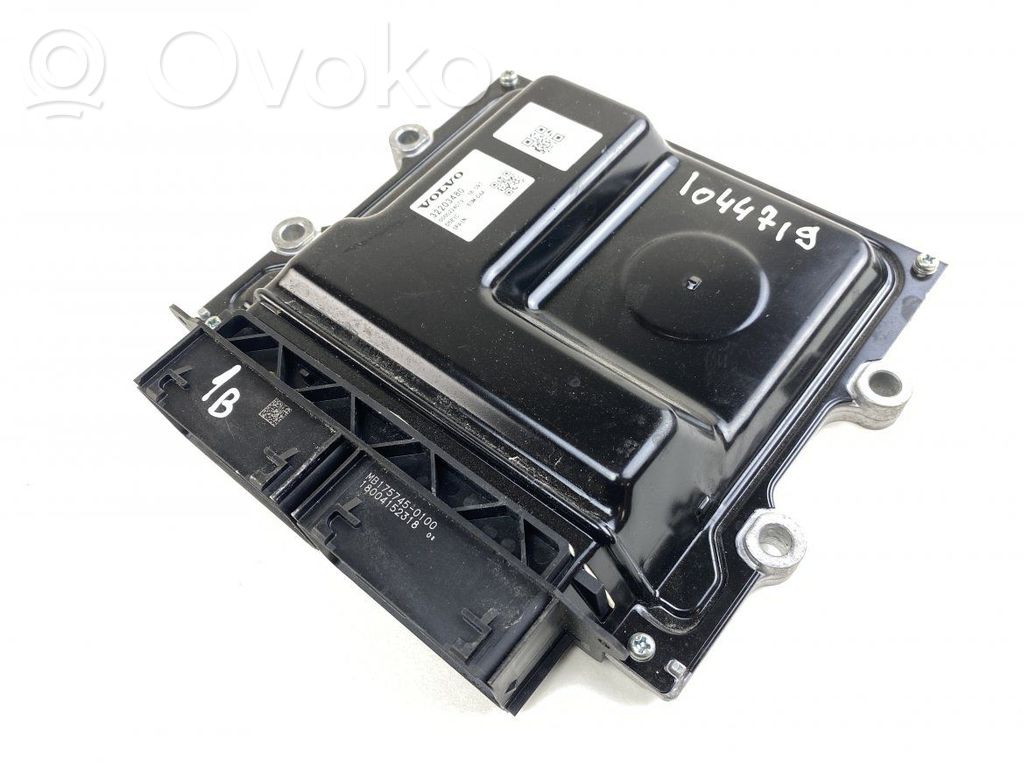 Volvo XC40 Engine control unit/module 