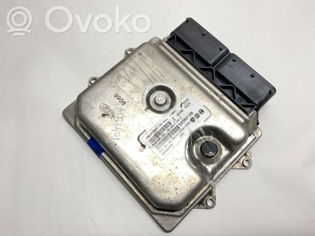 Opel Combo D Engine control unit/module 