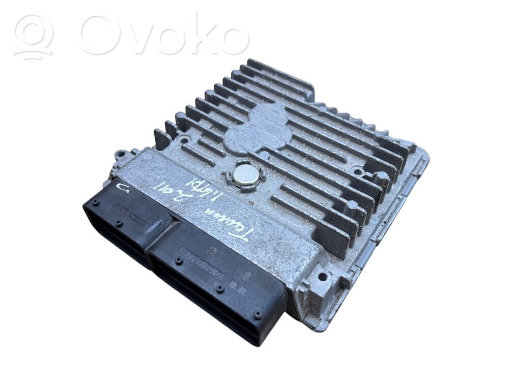 Volkswagen Touran II Engine control unit/module 